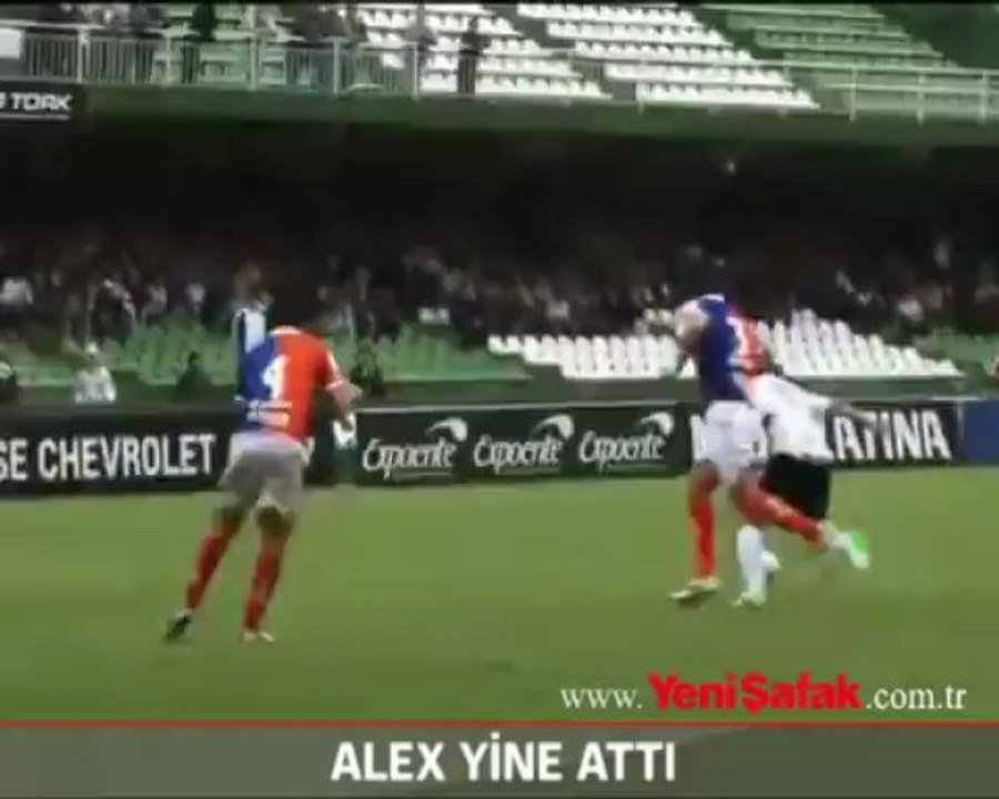 Alex yine attı