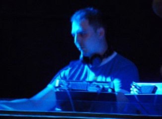 will iam VS nico Dee Jay - scream and drums