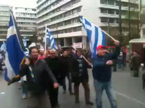 Παρωδία παρέλασης στο Σύνταγμα