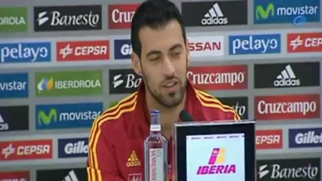 Busquets considera que Del Bosque está igual de bien que siempre