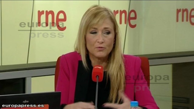 Cifuentes acusa a Colau de apoyar a grupos proetarras