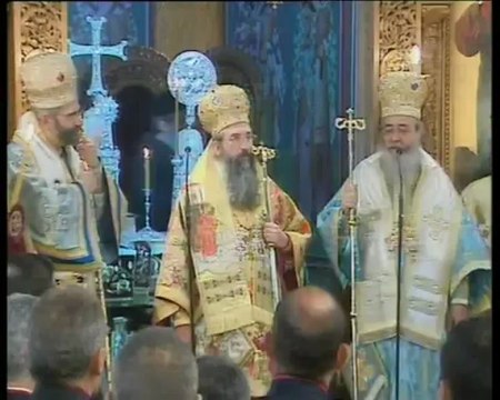 Λαμία: Δεν κοίταξαν τους επισήμους, αλλά η εξέδρα τους χειροκρότησε