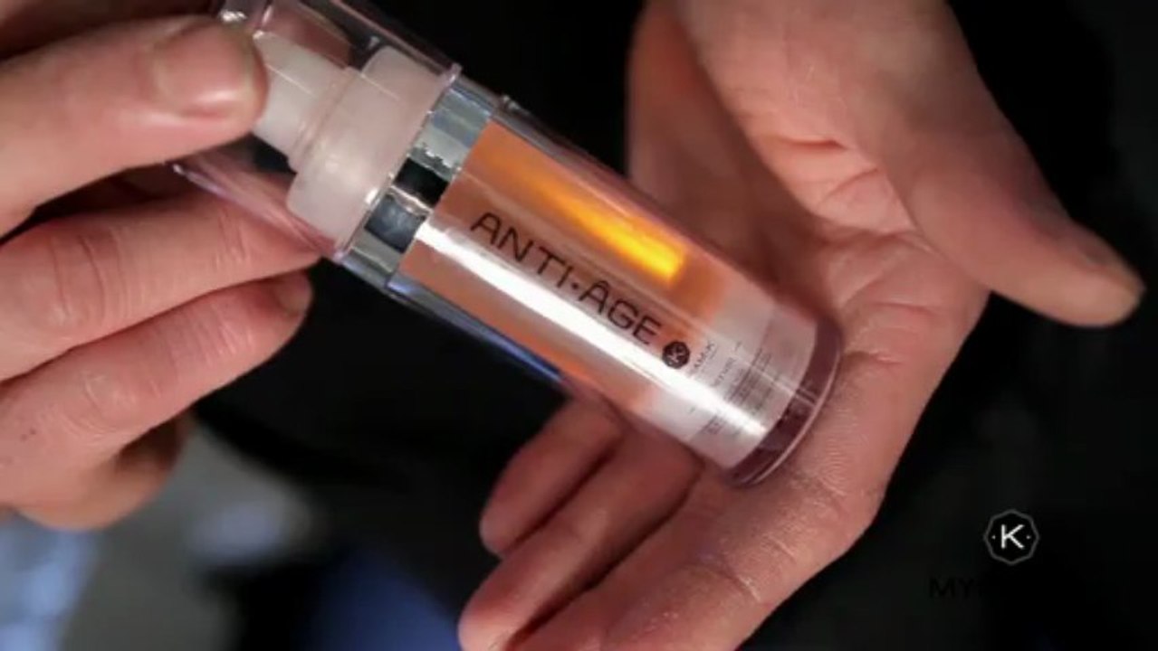 Myriam K Anti Age Capilliare 2014. Application du traitement en salon de coiffure.