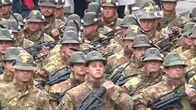 PENNE NERE, L'ADUNATA PUO' INIZIARE