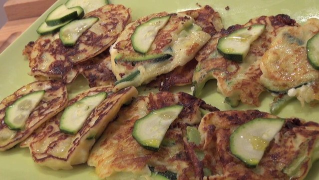 Recette de Galettes de courgette à la feta - 750 Grammes