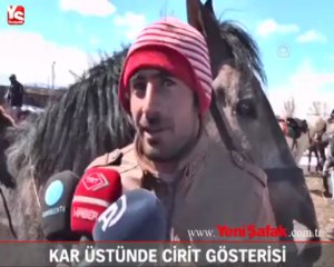 Kar üzerinde cirit gösterisi