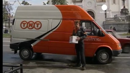 TNT Express cuts jobs after takeover blocked