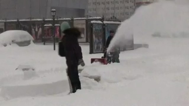 Kiev paralysée par une énorme tempête de neige