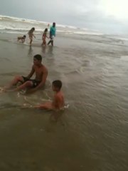 JERVERTON NA PRAIA PELA PRIMEIRA VEZ