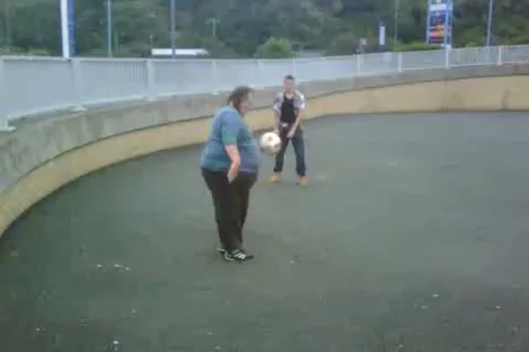 callum kerr steele and amazing fat football player - YouTube