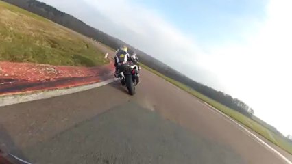 Ducati 600 Mostro Aprilia RSV 1000 Circuit des Ecuyers