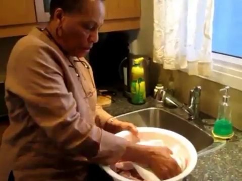 Jamaican Recipes How to Cut a Whole Chicken Video - YouTube