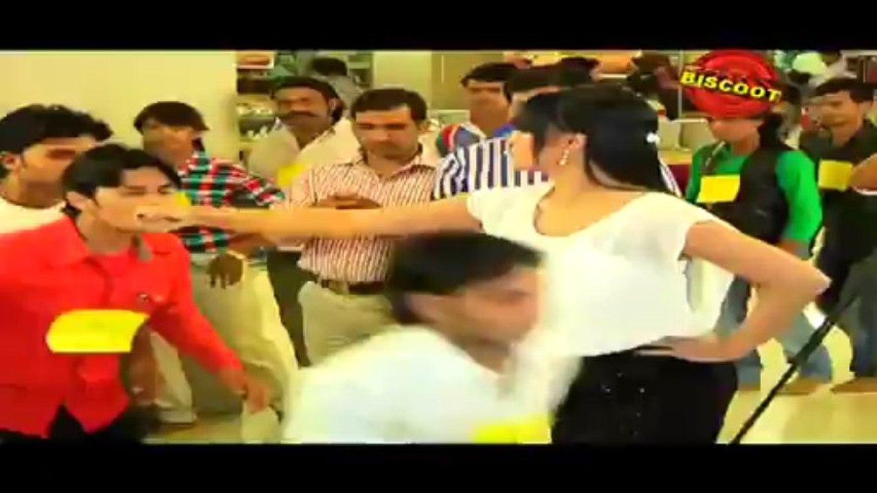 Veena Malik gets kissed on her birthday