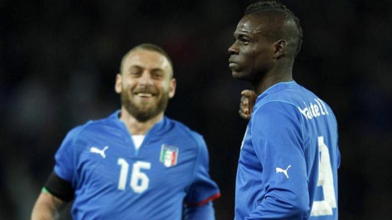 La frappe sublime de Mario Balotelli !