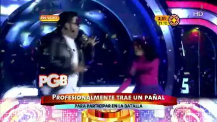 El Mago Miadou y Mony Viadero cantan canción de Vaselina