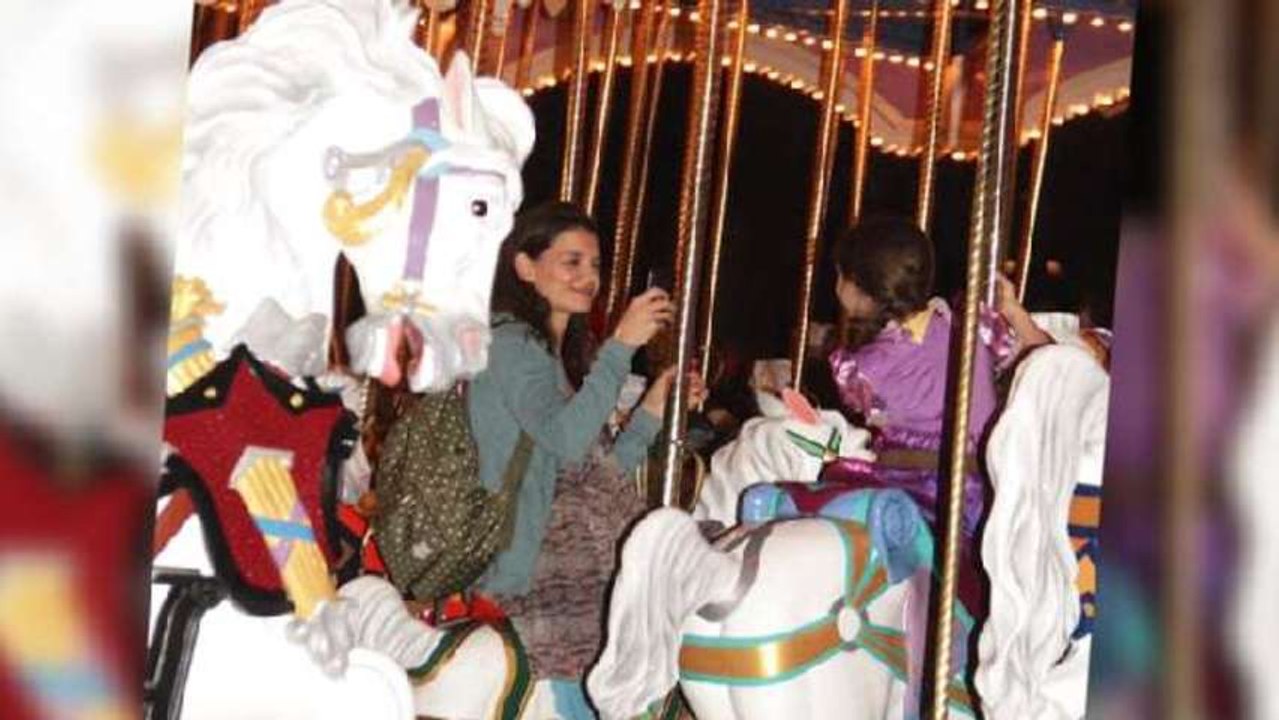Katie Holmes & Suri Cruise Enjoy Disney