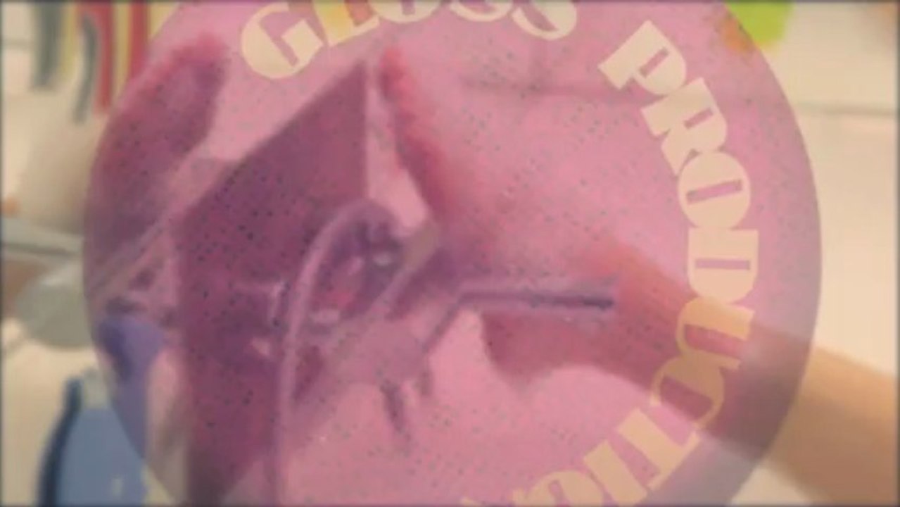 Charlotte Marin en concert au Trianon - Teaser n°1 - Le bain