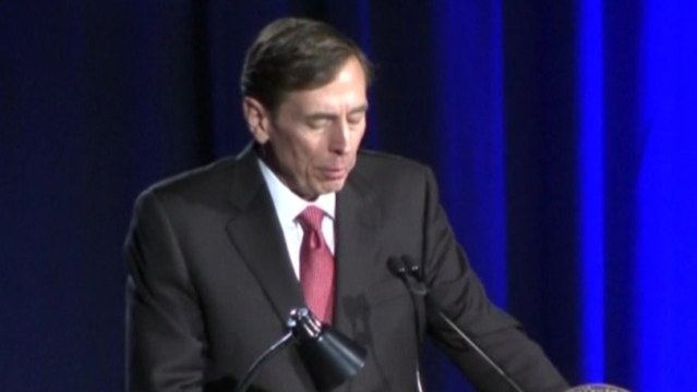 Petraeus apologizes for affair, moves to mend image