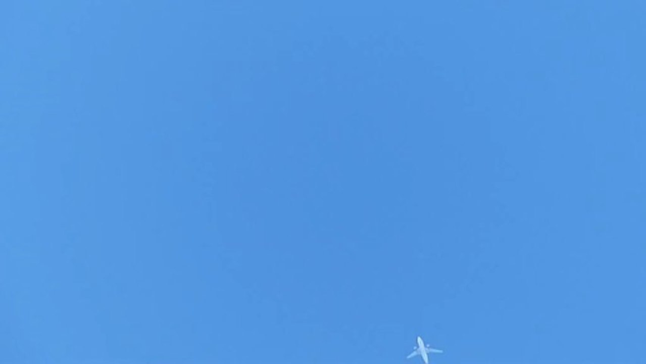 Aeroplane - Free HD stock footage