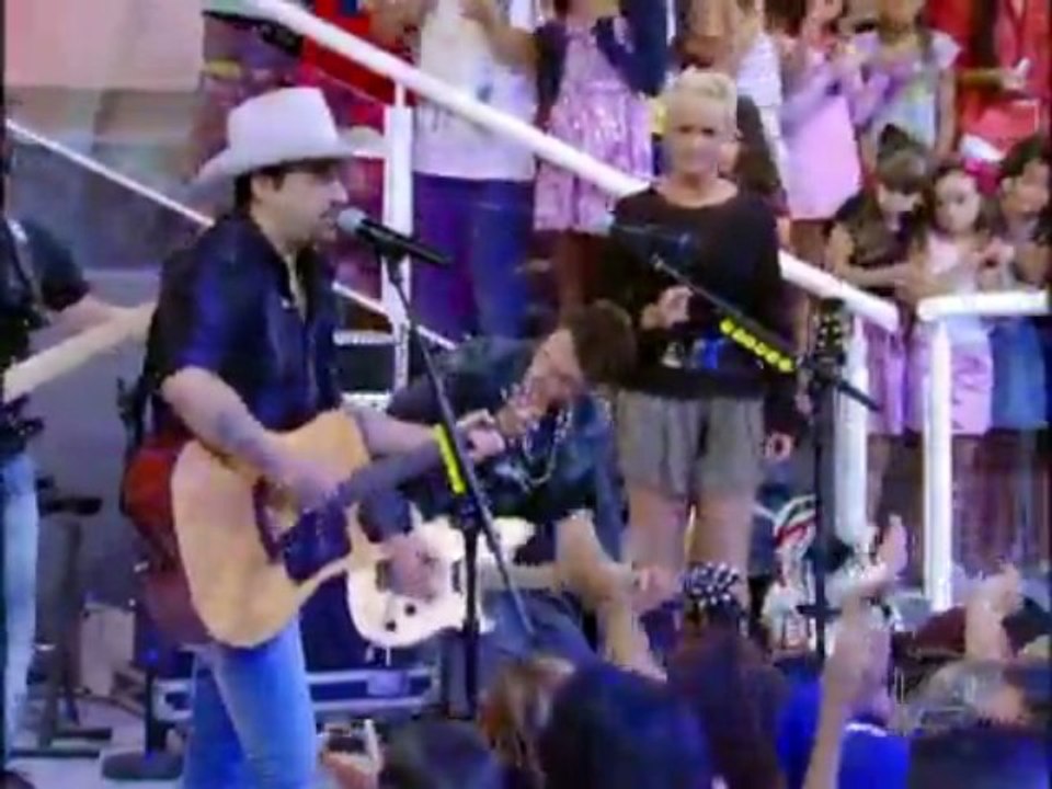 Edson e Hudson no TV Xuxa 16 03 2013