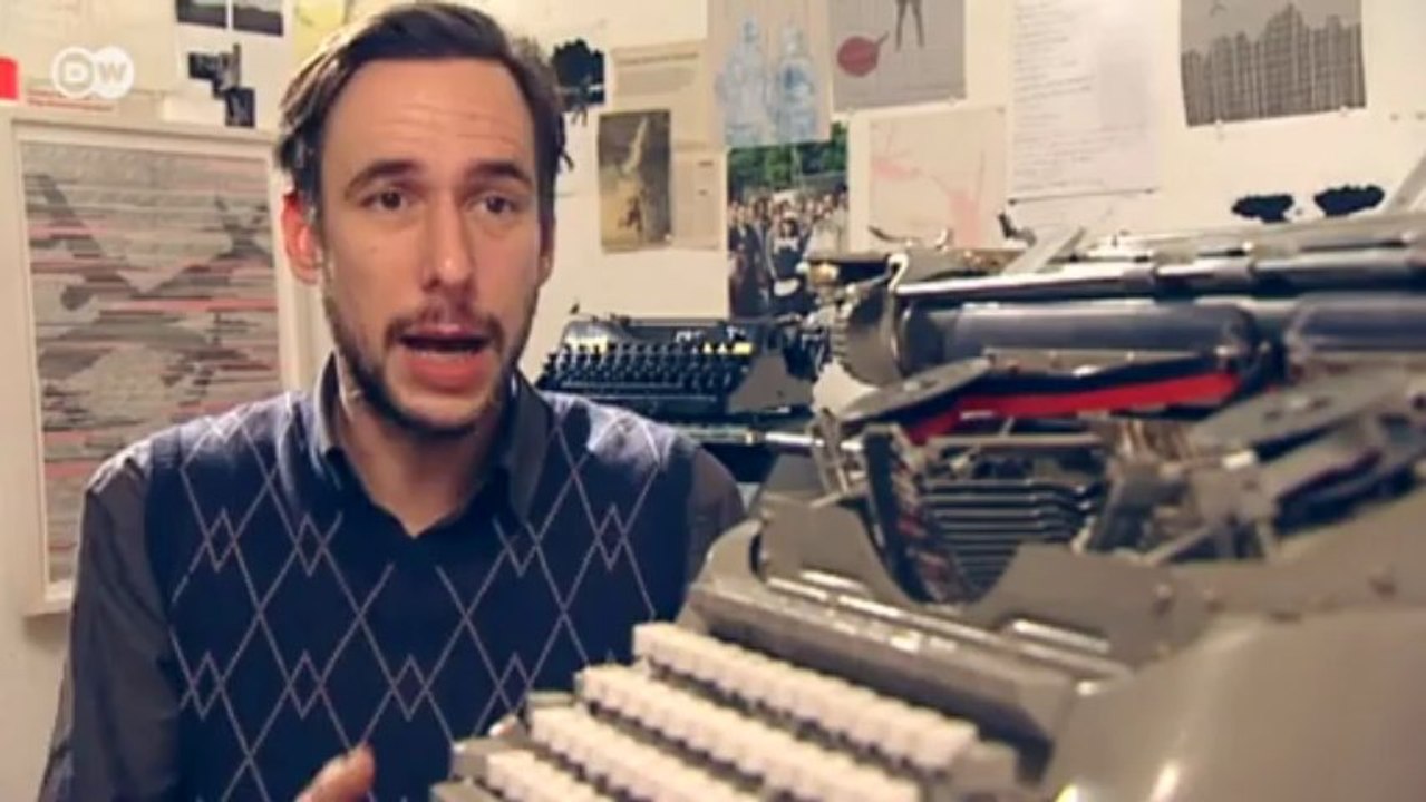 Die Schreibmaschinenkunst von Dirk Krecker | Euromaxx
