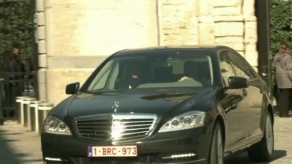 Nicolas Sarkozy remet la Légion d'honneur à un ministre belge