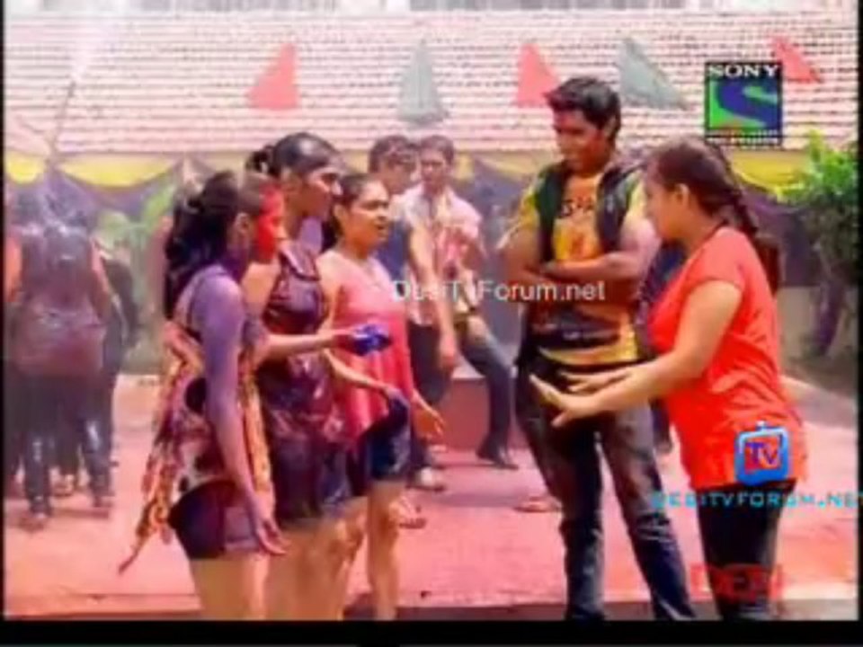 Parvarish Kuch Khatti Kuch Meethi 27th March 2013 Video pt4