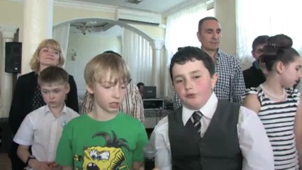 3-зелёное яблоко.