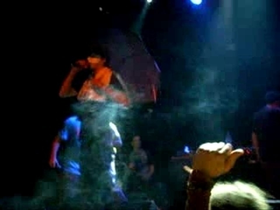 Klub des 7 - Lyon - Le parapluie(Fuzati)
