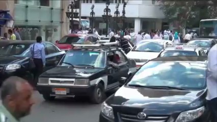 عمال سيراميكا كليوباترا يهنئون  أبو العنيين بالبراءة