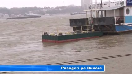 PASAGERI PE DUNARE