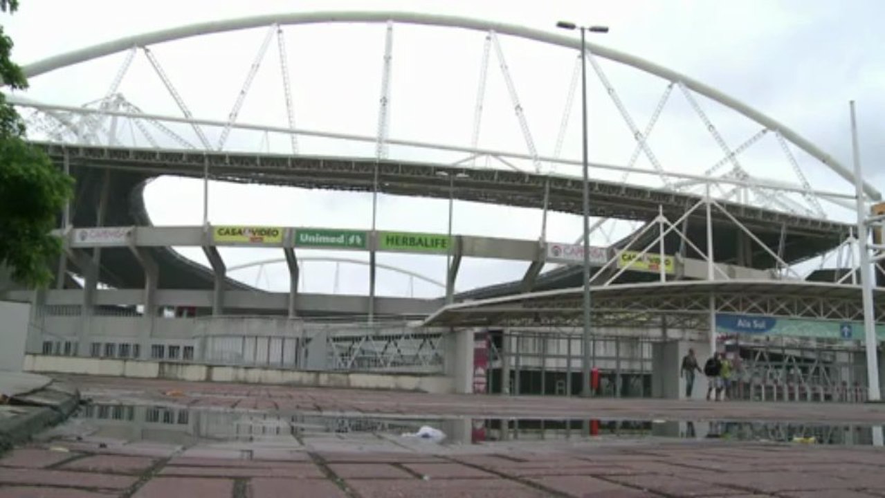 Brazil Olympics stadium shuts over roof problems