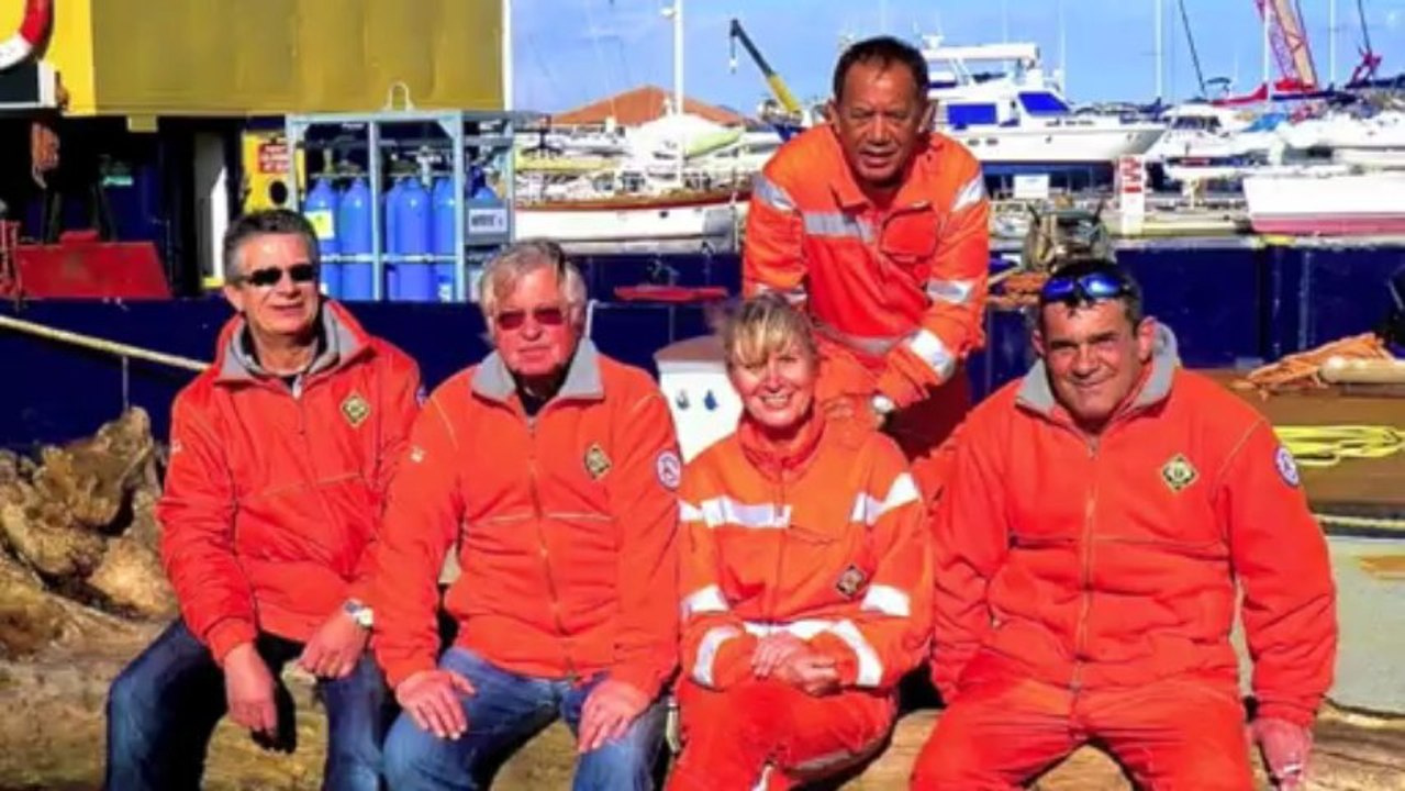 Sécurité Golfe Fréjus, tronc d'arbre à la dérive, station Estérel