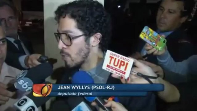 Dep Jean Wyllys fala do video difamatorio do Pr Racista - UOL - 03/2013