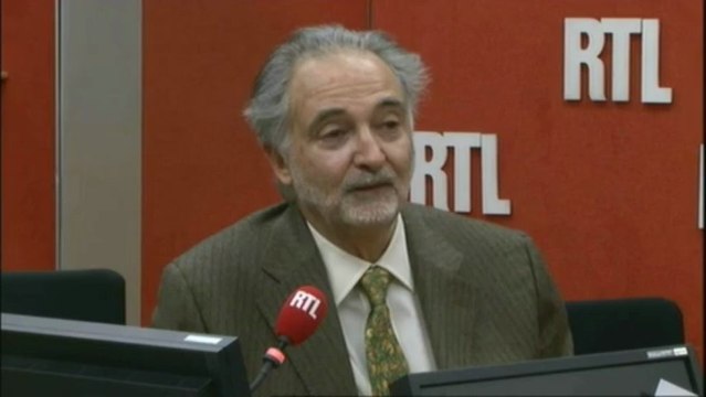Jacques Attali : François Hollande doit être le chirurgien de la France