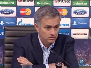 Mourinho: "¿Mal arbitraje? Pepe le rompió la tibia y el peroné a Alves"