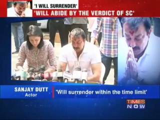 Sanjay Dutt breaks down while addressing the media.