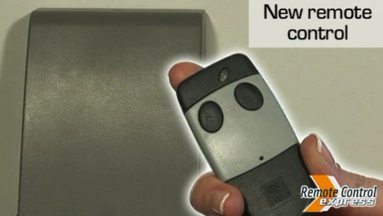 How to program a Cardin S 449 remote