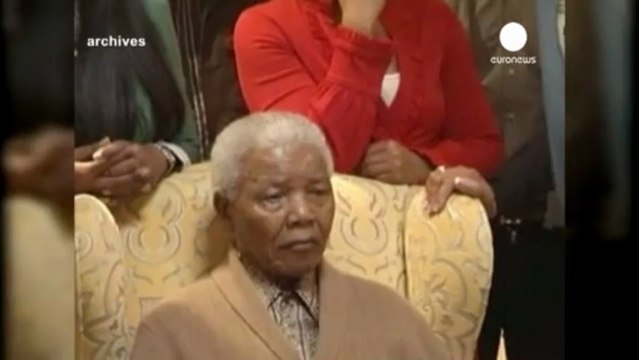 Mandela admitted to hospital suffering lung infection