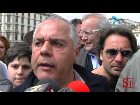 Napoli - Crolla palazzo a Riviera di Chiaia, il corteo degli sfollati 1 (27.03.13)