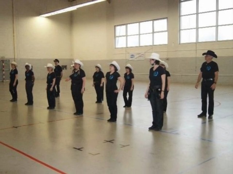 Animation COWBOY  HAT  DANCERS handball Plaisir le 24/03/2013