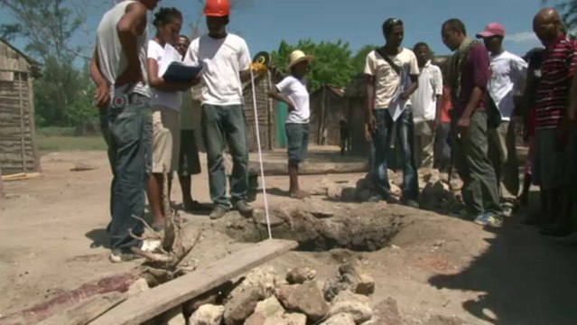 Madagascar: les sinistrés du cyclone ont faim, attendent un toit