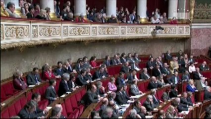 Marion Maréchal-Le Pen applaudie par l'UMP à l'Assemblée