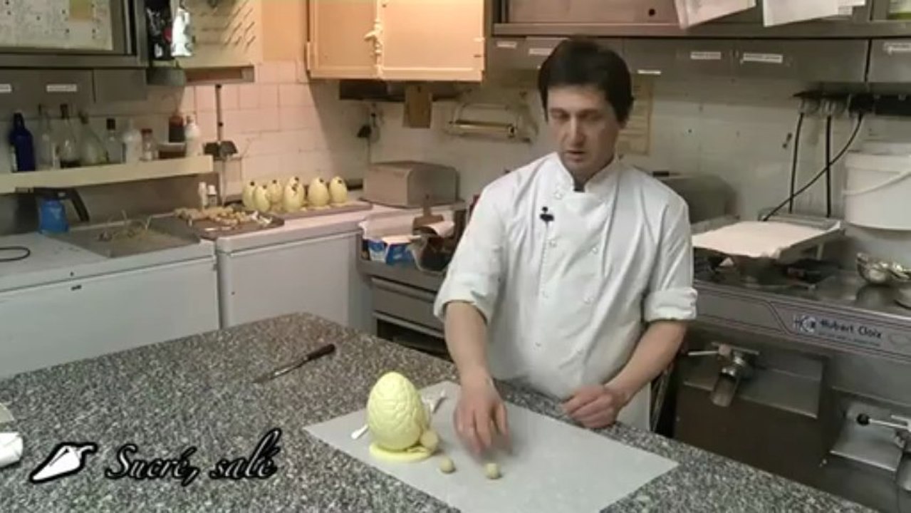 Sucré, salé : oeuf de Pâques en chocolat blanc