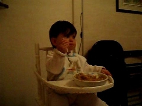 Je mange toute seule