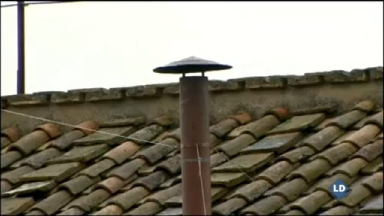 Segunda fumata negra en el Vaticano - Second black smoke from Sistine Chapel