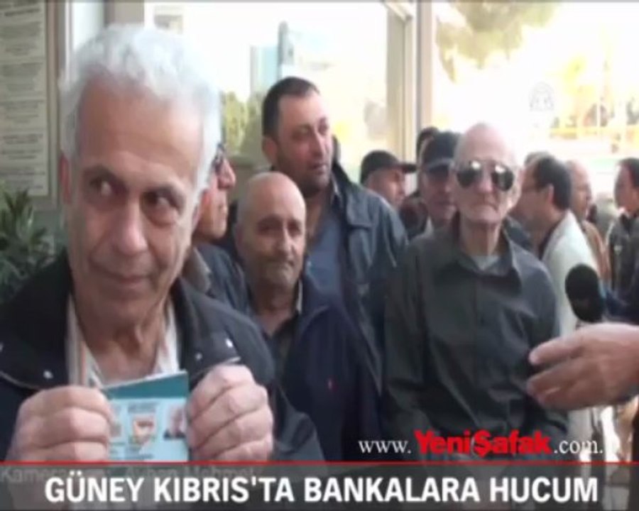 Güney Kıbrıs'ta bankalara hücum