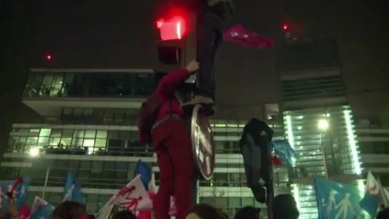 Mariage homo: Hollande persiste, déception des opposants