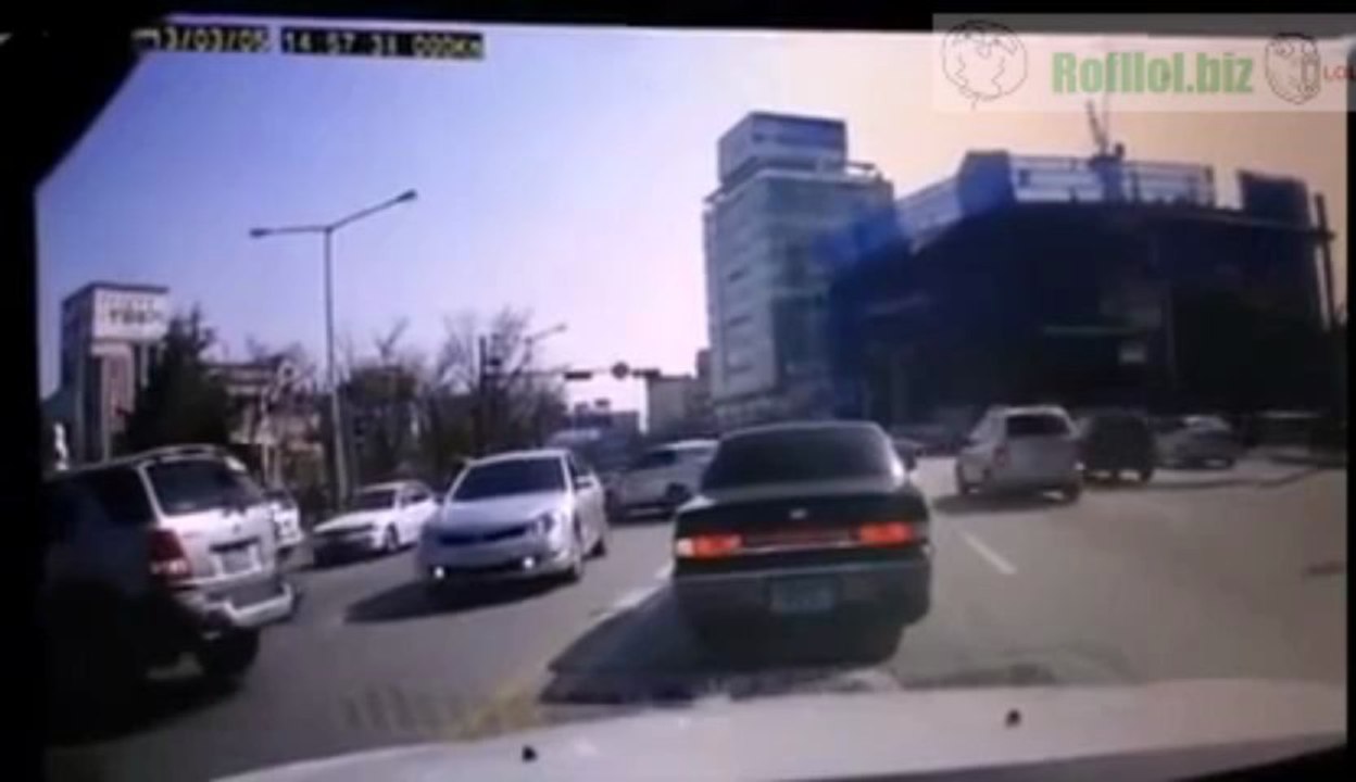 Fahrzeug auf der Straße wenden