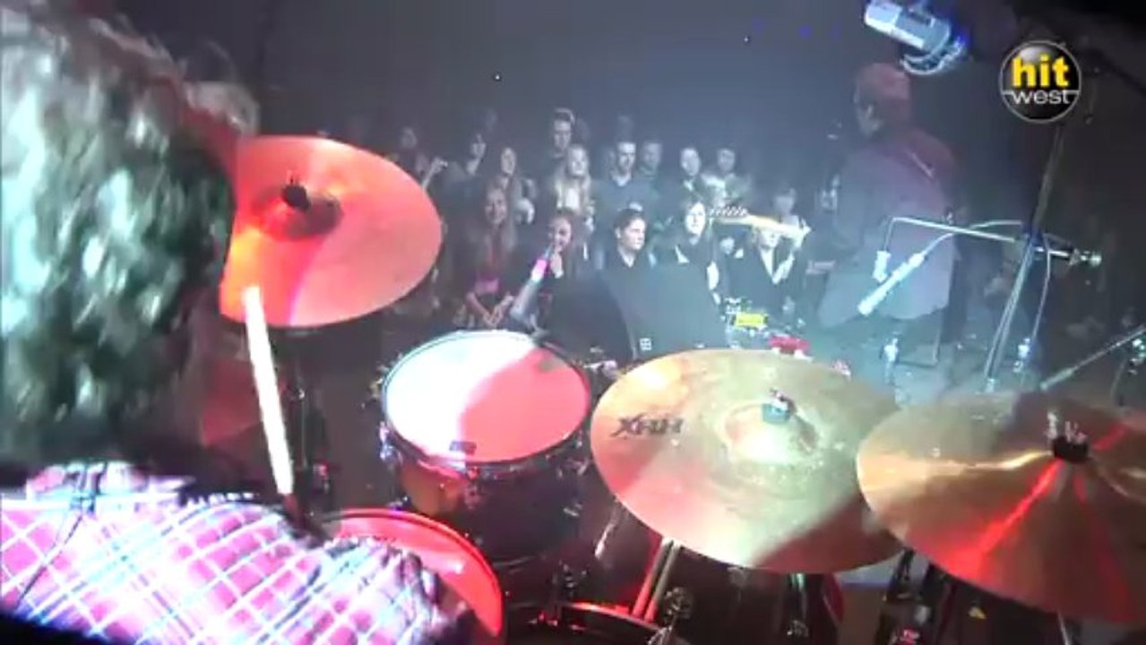 AXEL BAUER - Eteins la lumière (BACKSTAGE LIVE - Saint Nazaire 2013)